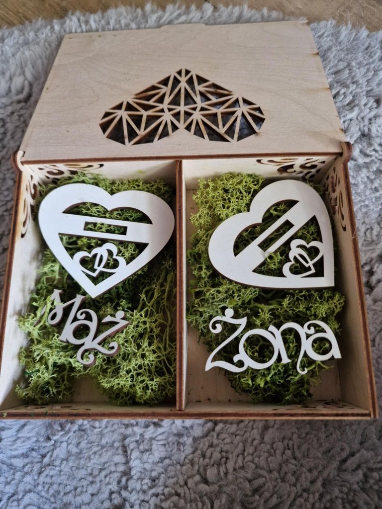 Skrzynka na koperty, pudełko na obrączki, tabliczki ona vs on