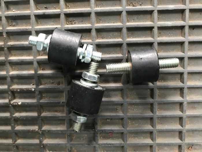 крепления интеркуллера и запчасти т4