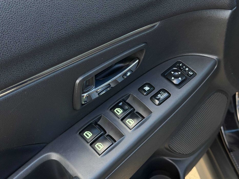 Avtoreal Mitsubishi Outlander Sport
2017