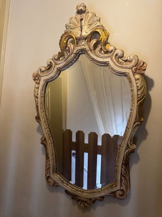 Espelho grande ornamentado