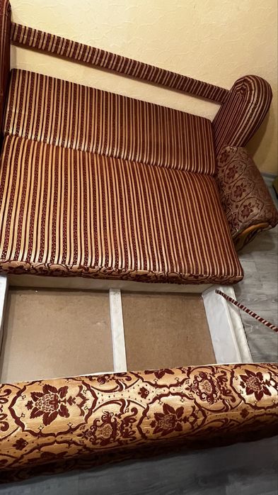 Продам диван в хорошем состоянии.