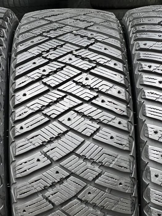 Шины зимние 235/55/R18 Goodyear Ultragrip