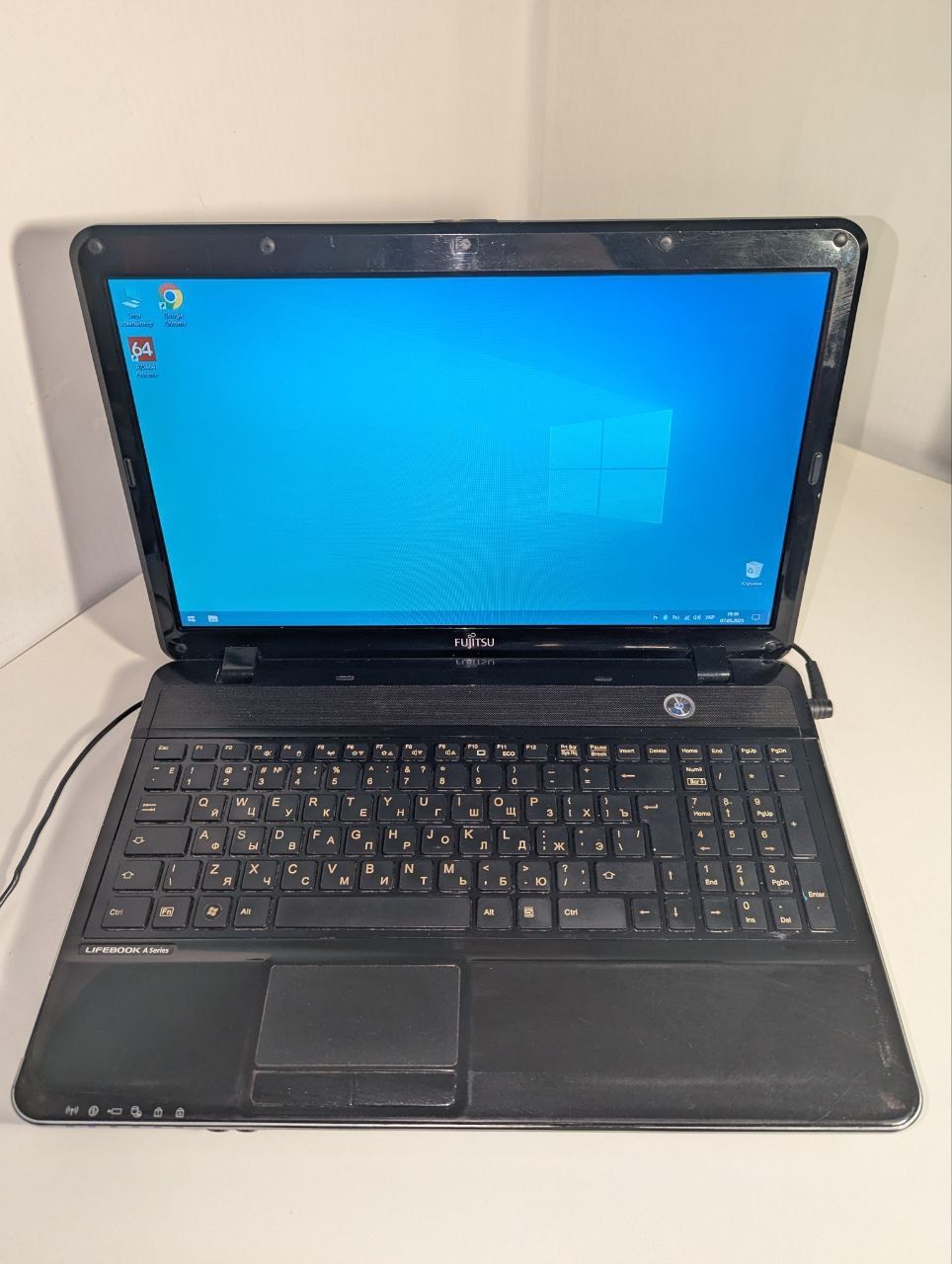 Ноутбук Fujitsu AH531, 15.6 ° , Intel Core i3 , 6gb ОЗУ , SSD