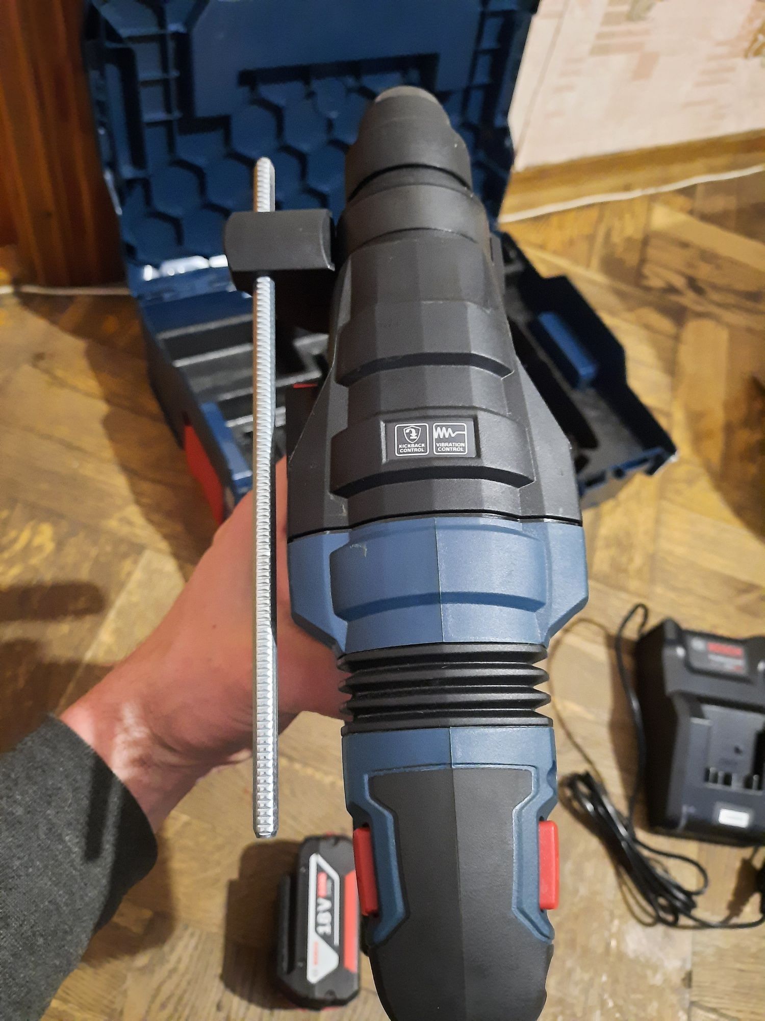 Як новий!!Безщітковий перфоратор Bosch GBH 18V-22+2акб+з/у+кейс