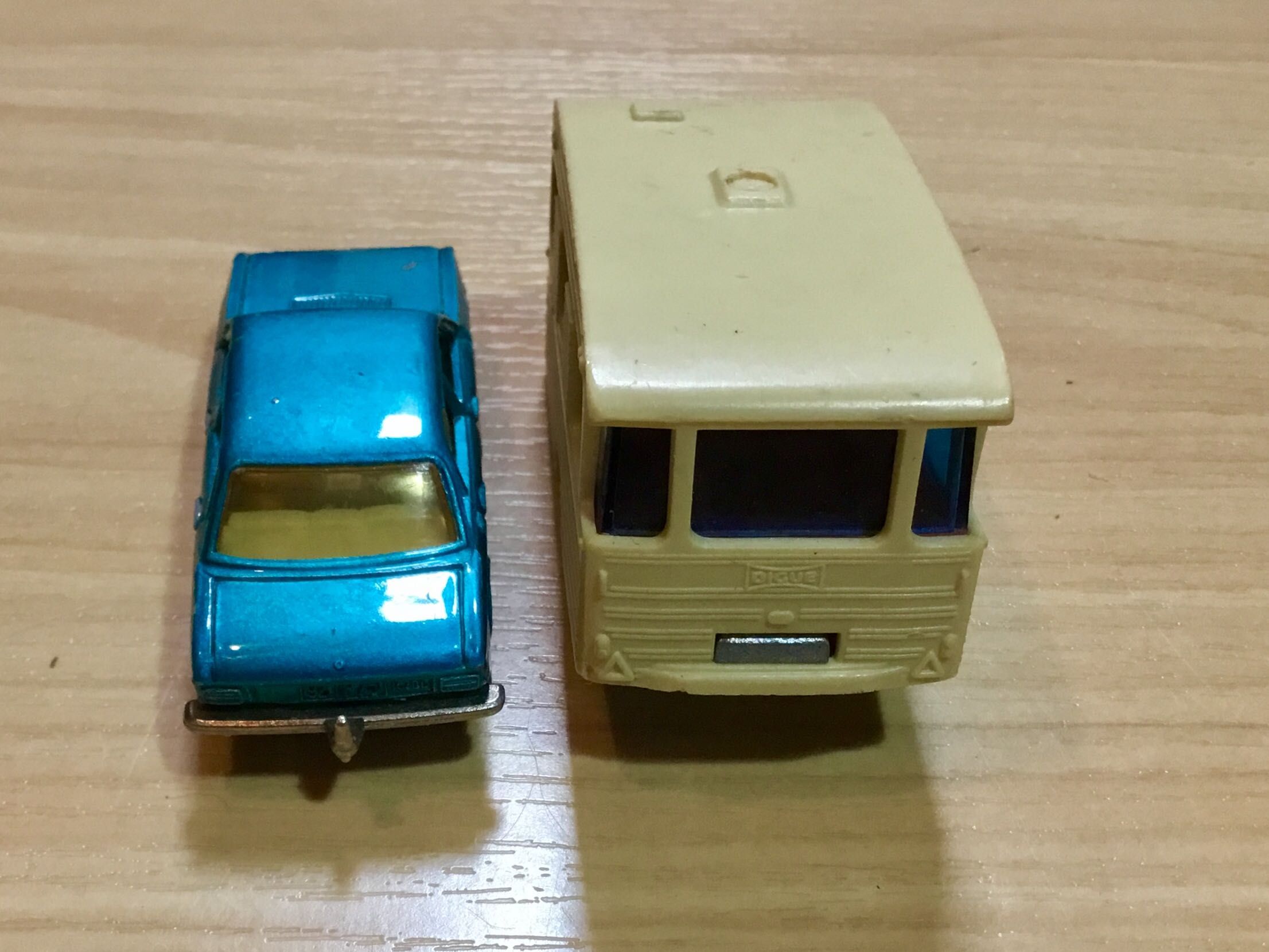 Majorettes antigos VW K70 e caravana Digue