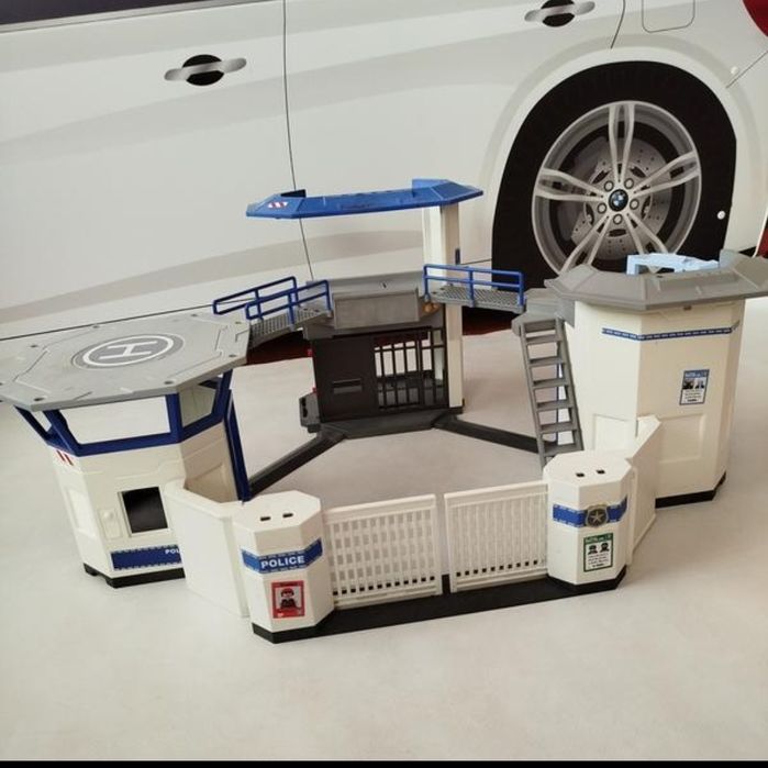 Playmobil. Полицейские наборы, машины инкассации, самолёт, мотоциклы.