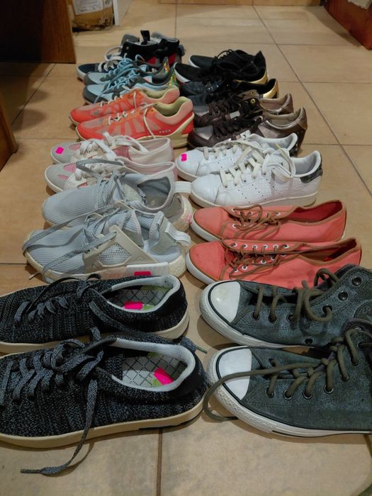Продається гуртом 12 пар взуття
