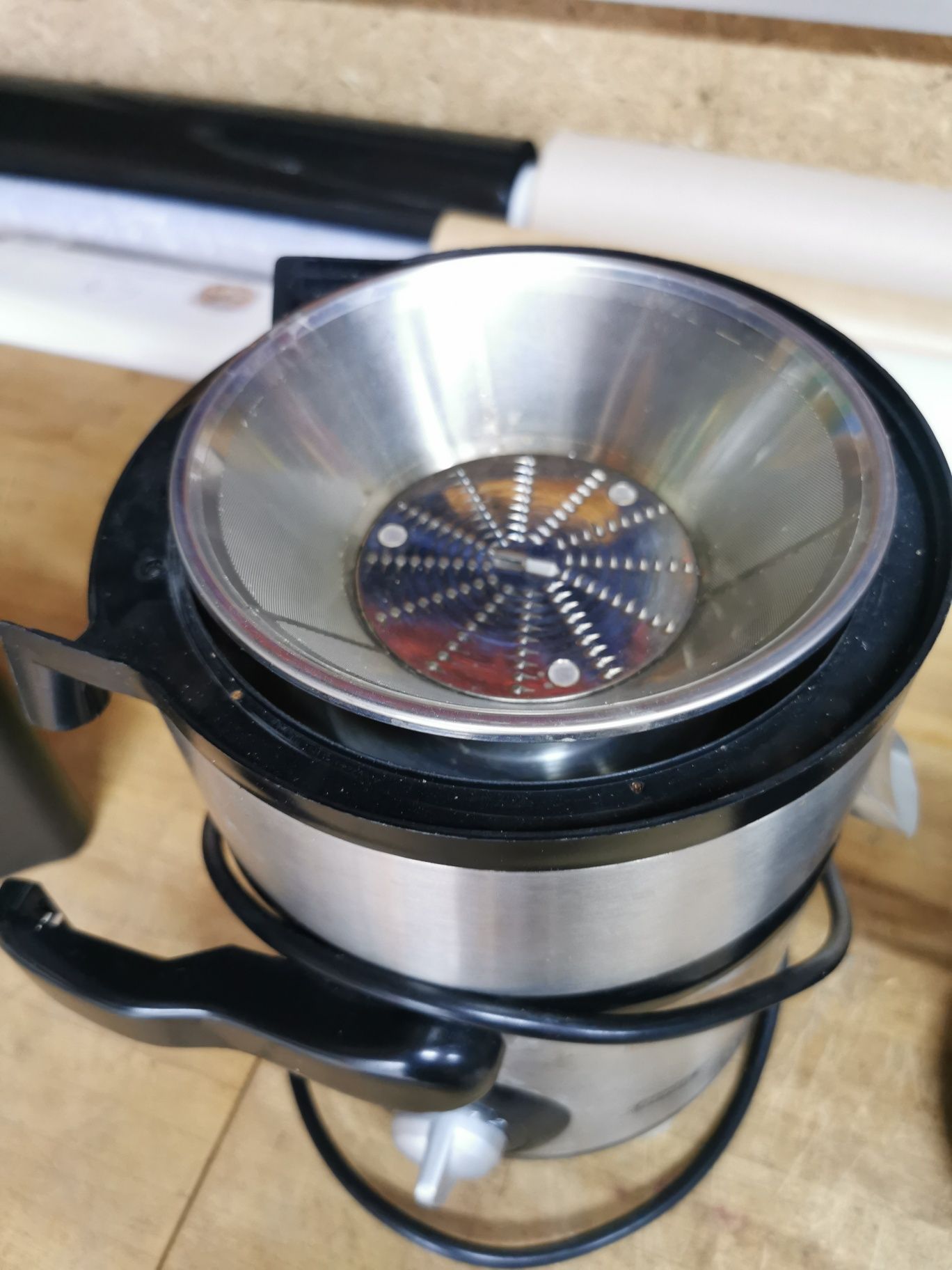 Wyciskarka wolnoobrotowa QUIGG ES 900.11