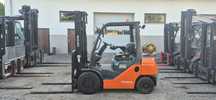 Toyota 8FGF25 - Rok 2015 - pozycjoner/przesuw - 4750 mth - Waga