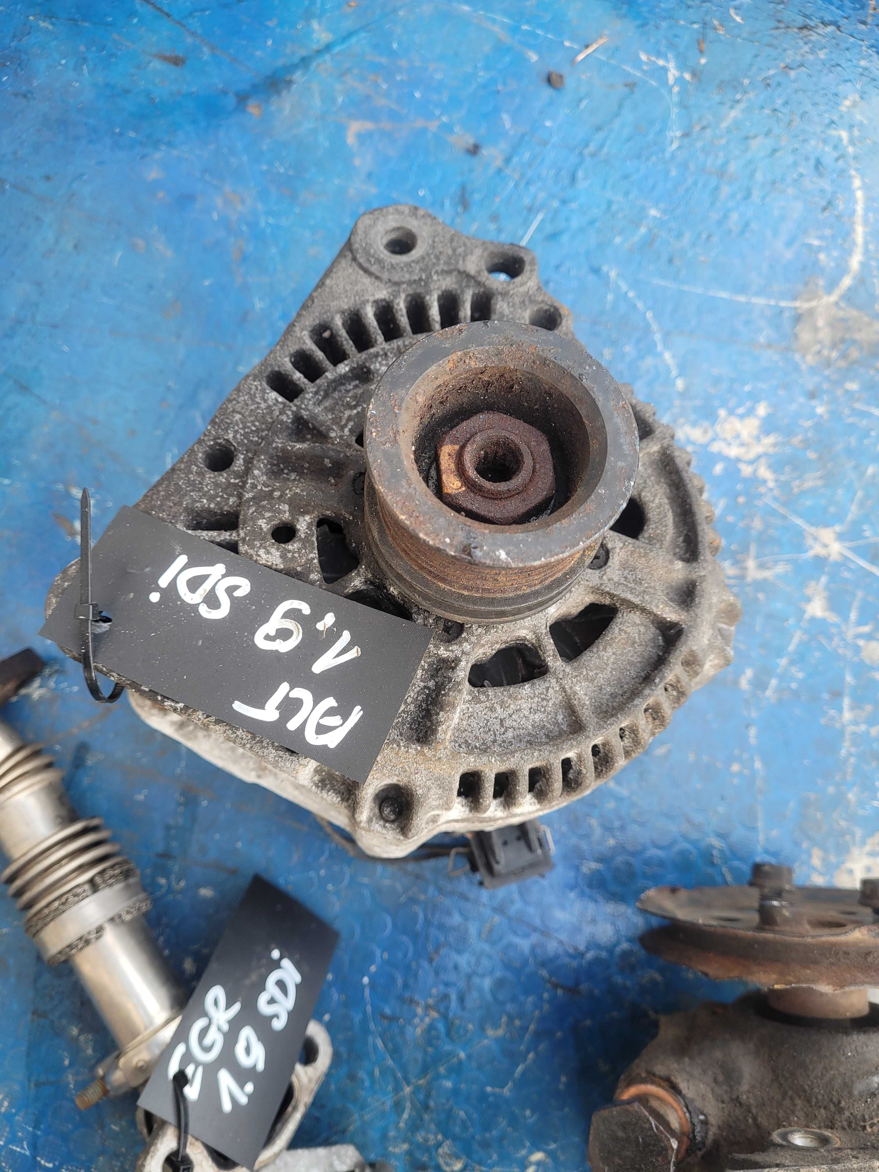 pompa wspomagania alternator obudowa golf III sdi