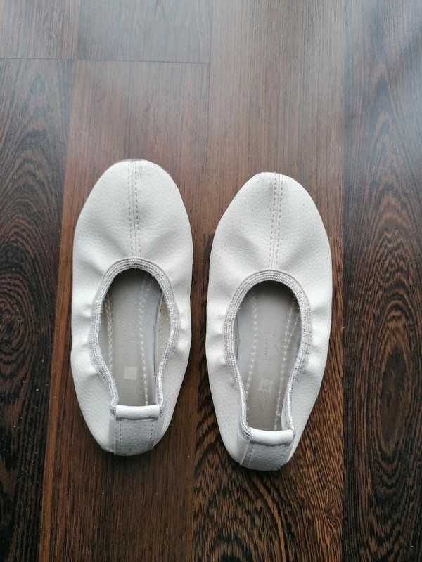 Buty Baleriny białe, skórzana podeszwa 18cm