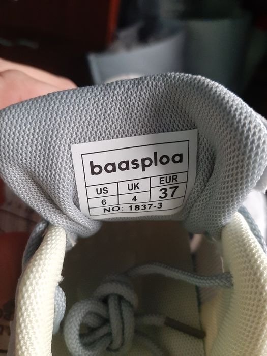 Женские кроссовки baasploa 37