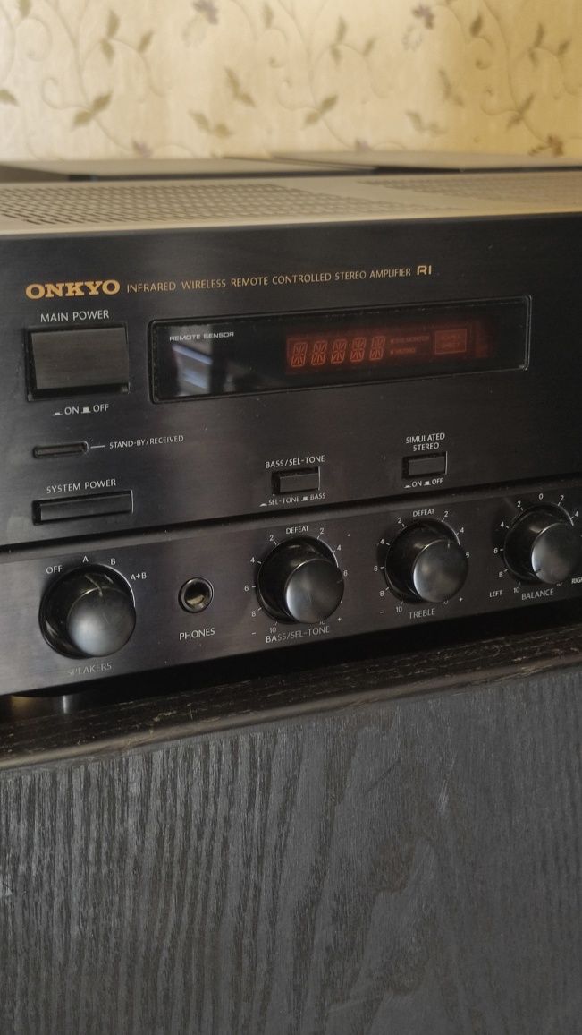 Усилитель ONKYO A8640