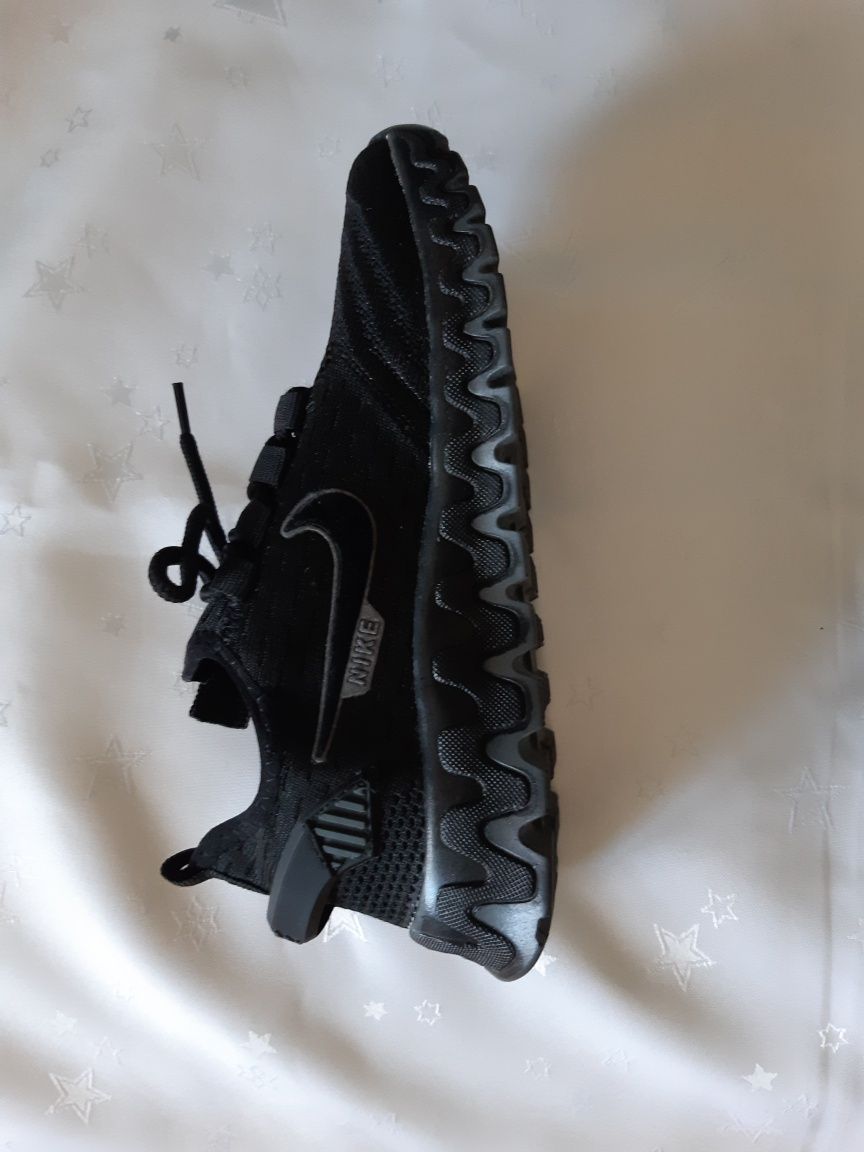 Lekkie buty typu nike