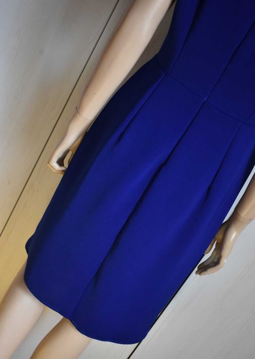 Sukienka S 36 elegancka za kolano midi prosta koronka wizytowa wesele