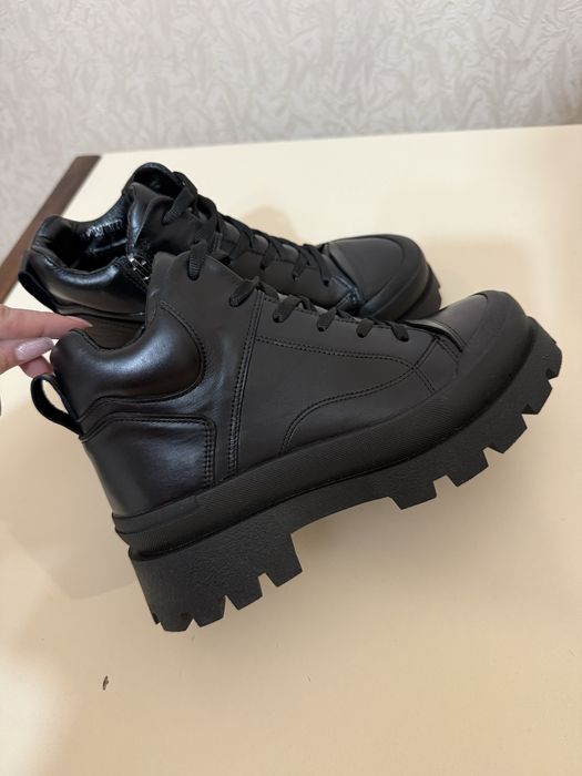 Ботинки , черевики кожа на байке