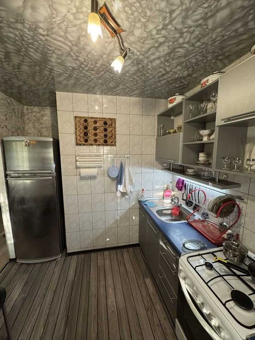 Продам 3х комнатную квартиру.  Шевченковский район. Метро 23 Августа.