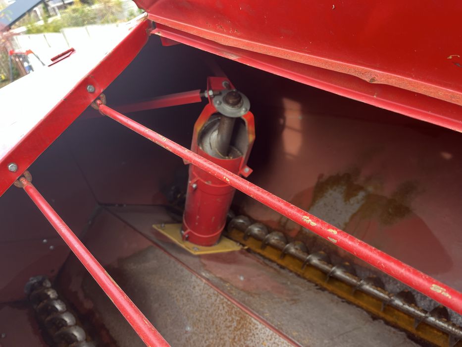 Комбайн Massey Ferguson 330 Массей Фергюсон 330 MF 330