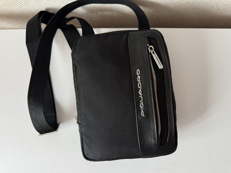 Чоловіча сумка на плече Piquadro месенджер