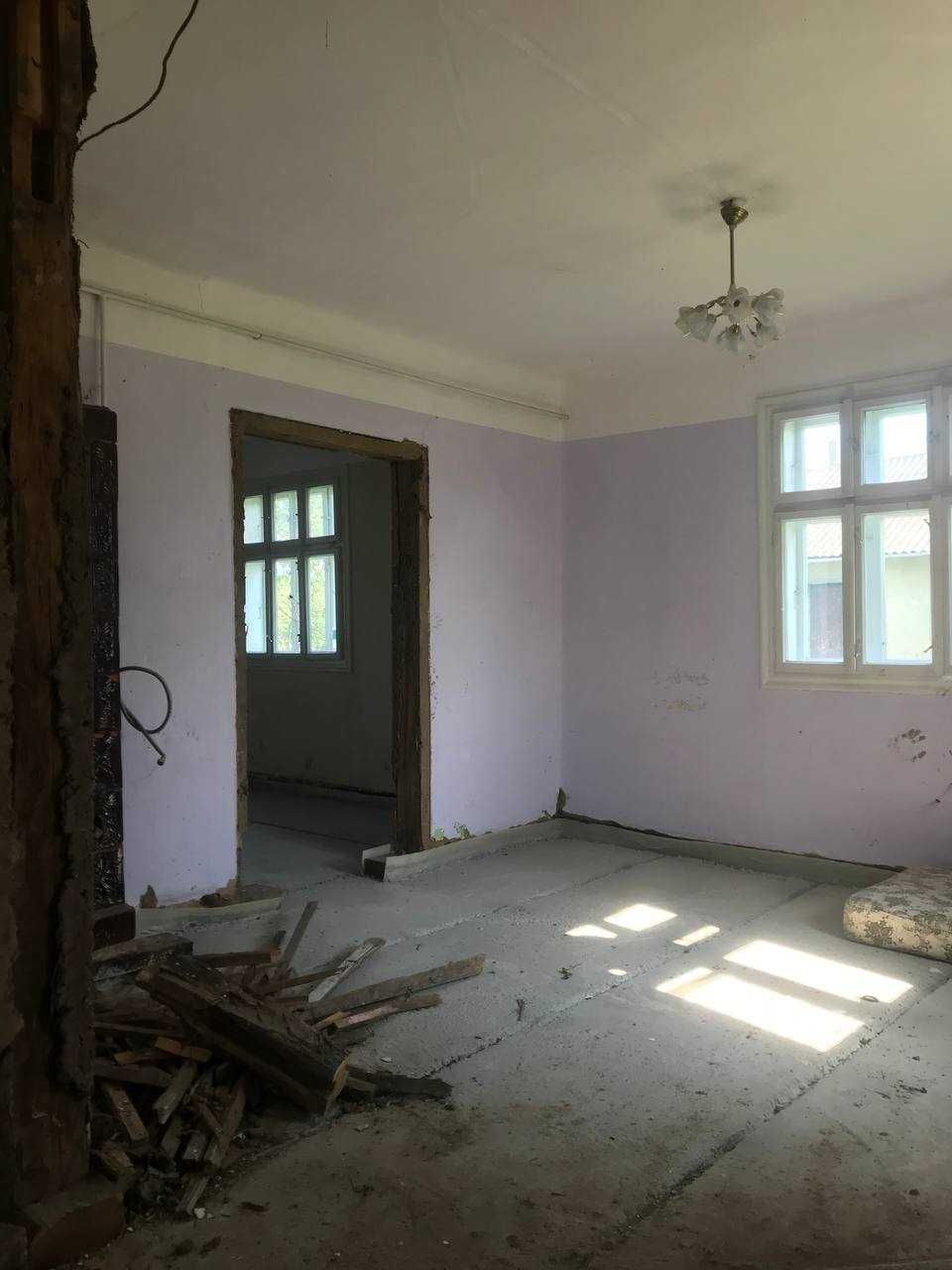 Продається будинок смт.Отинія