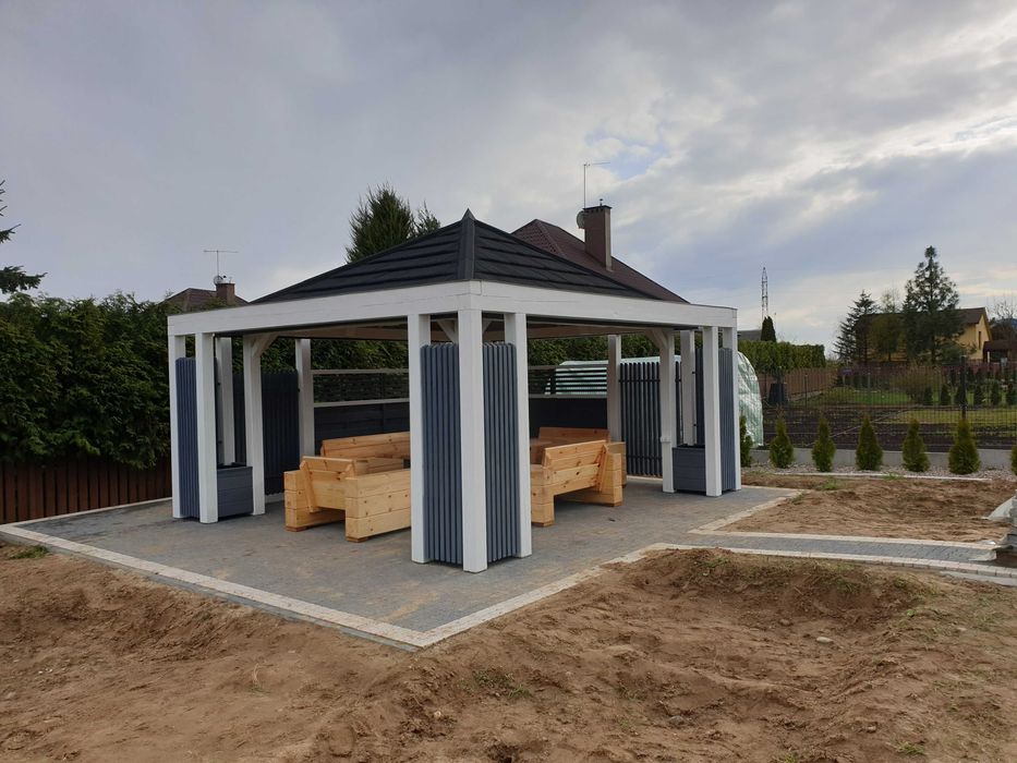 altanka ogrodowa nowoczesna drewniana