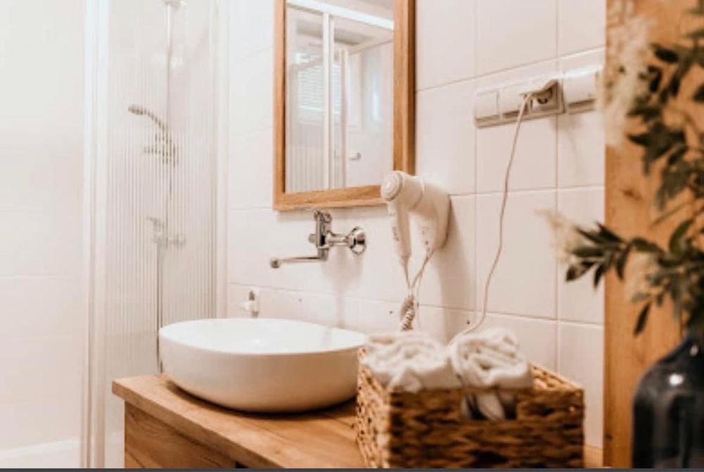 Apartamenty nad samym jeziorem Bieszczady z widokiem na jezioro