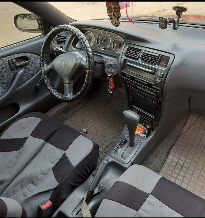 Toyota  Corolla  с кондицеонером.