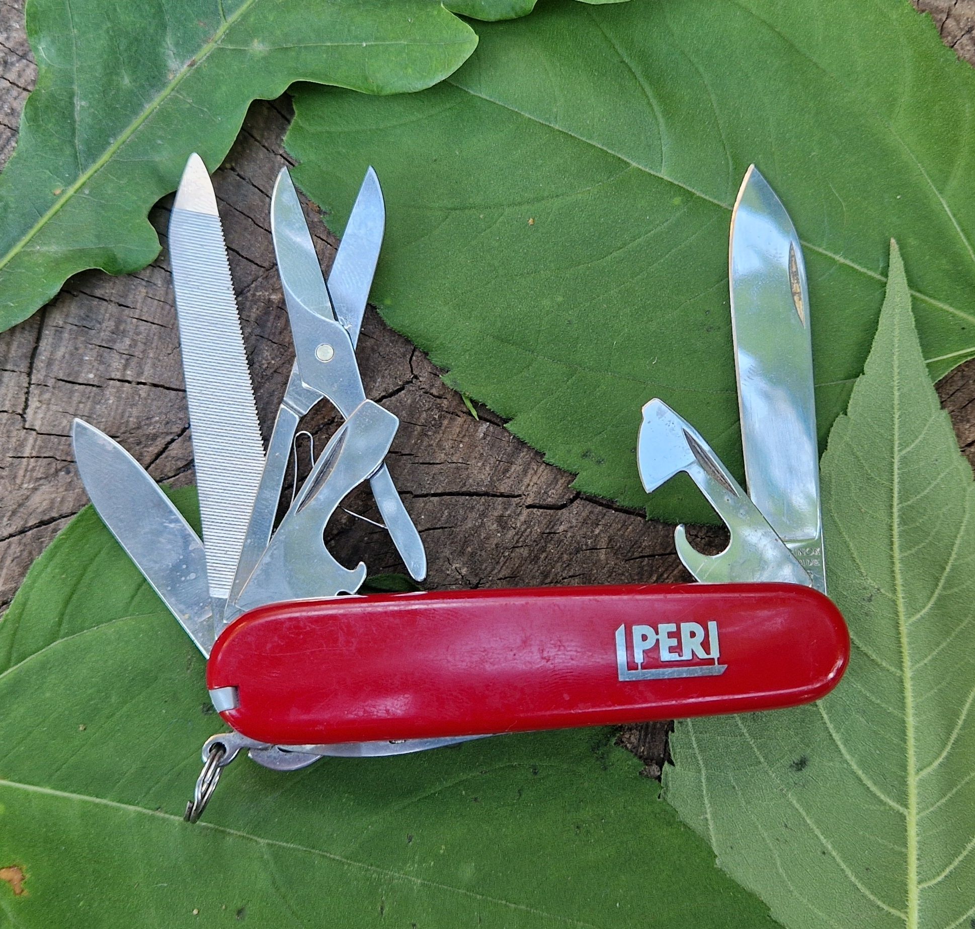 Scyzoryk Victorinox Mountaineer PEri 1.3743 szwajcarski multitool
