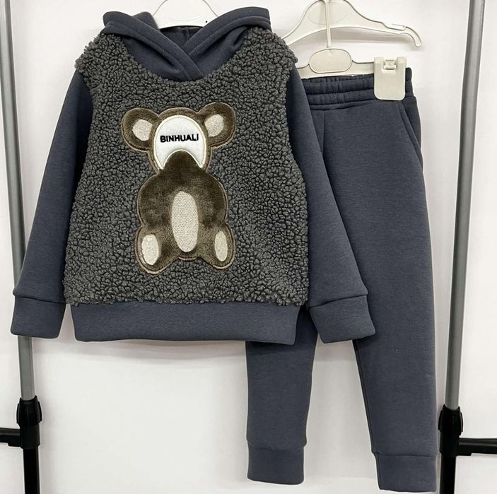 Теплий дитячий костюм ,тринитка+Тедді, р.98-104, не кошлатить! Б/в