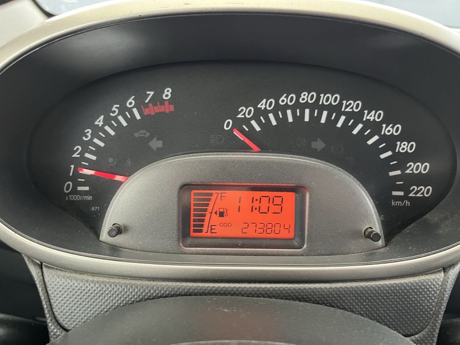 Автомобіль daihatsu sirion 1.5 2007рік