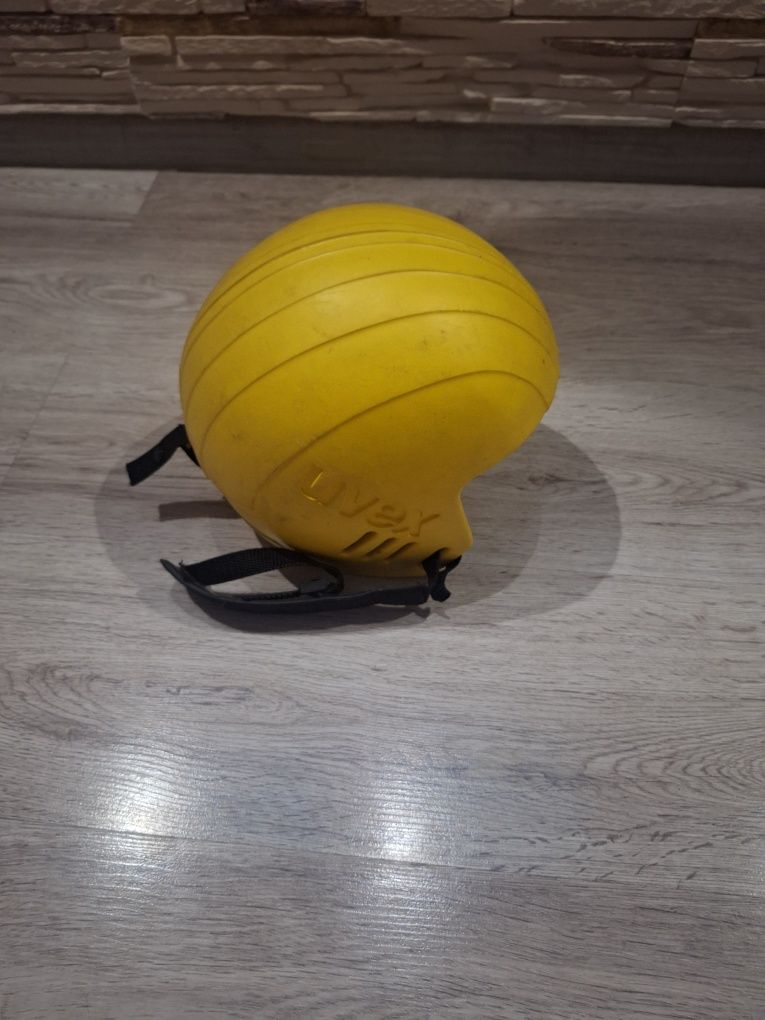 Kask narciarski UVEX