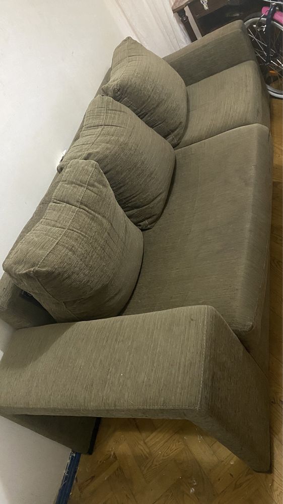 Sofa semi novo não faço entra