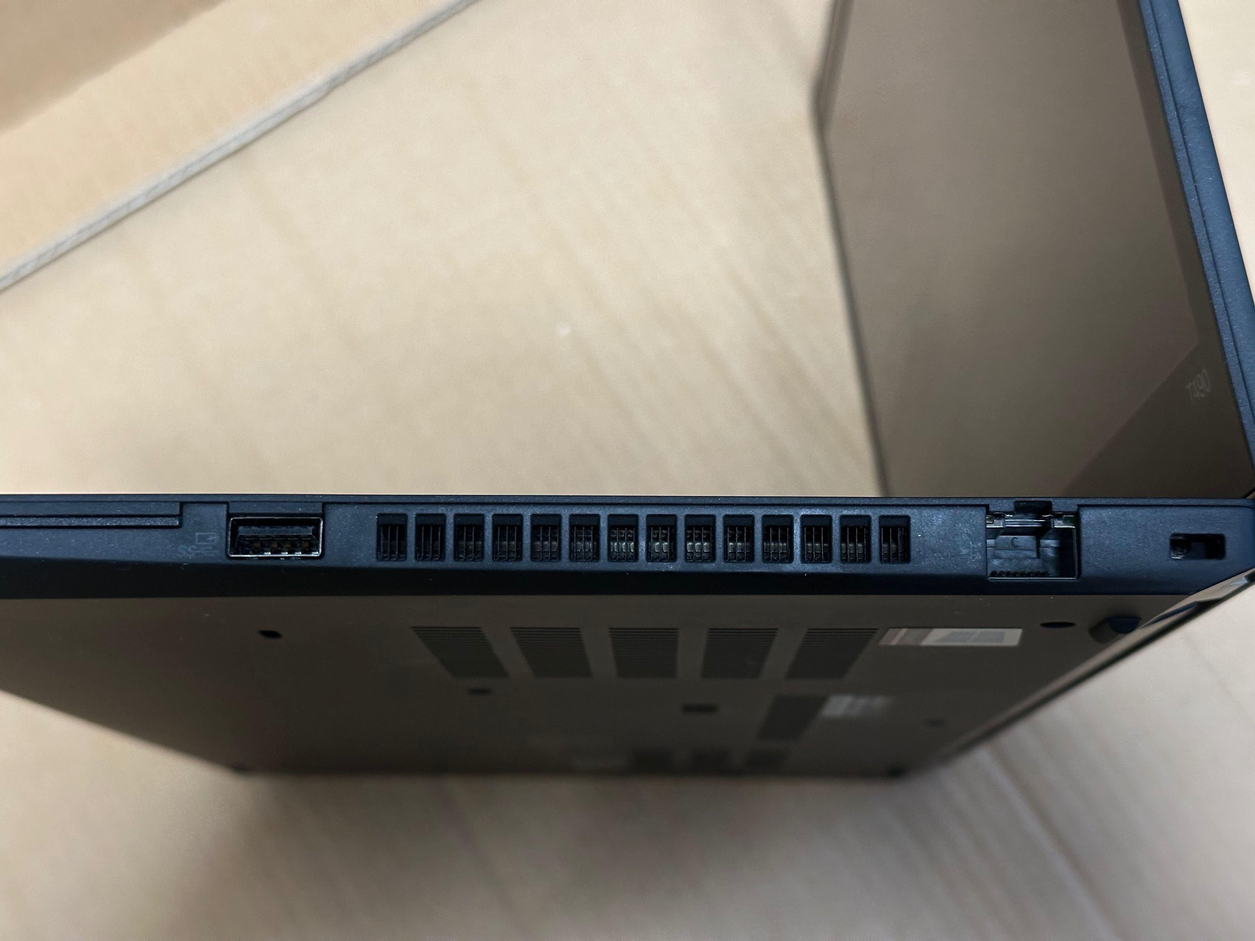 Ноутбук Lenovo ThinkPad T490 б/у, RAM 8Gb, NVMe 256Gb.