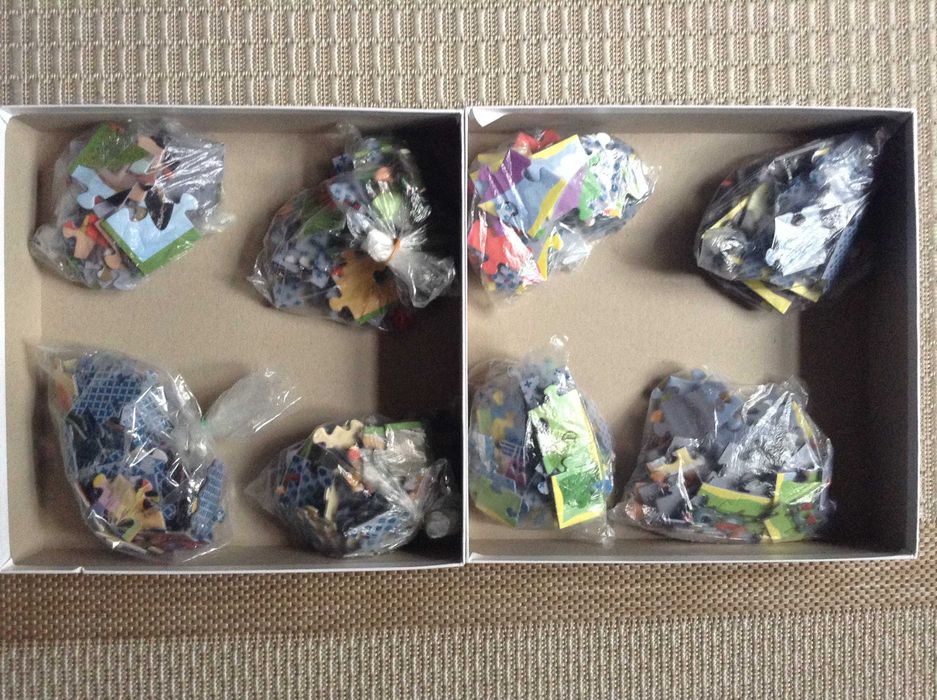 Puzzle 2 zestawy, w każdym 4 obrazki do ułożenia.