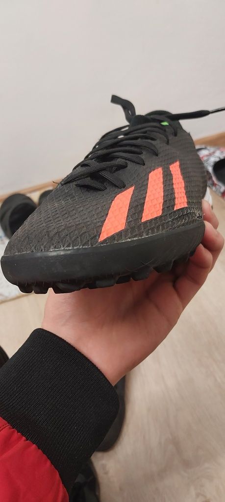 Piłkarskie buty Adidas roz.44