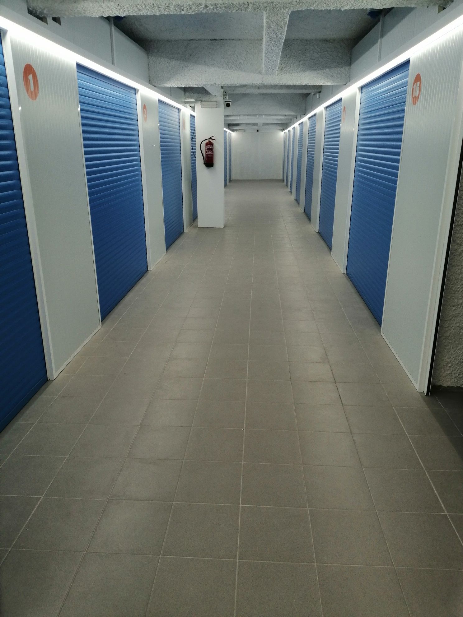 Armazém - Arrecadação - Guarda móveis - Cacifo - Self Storage -Alverca