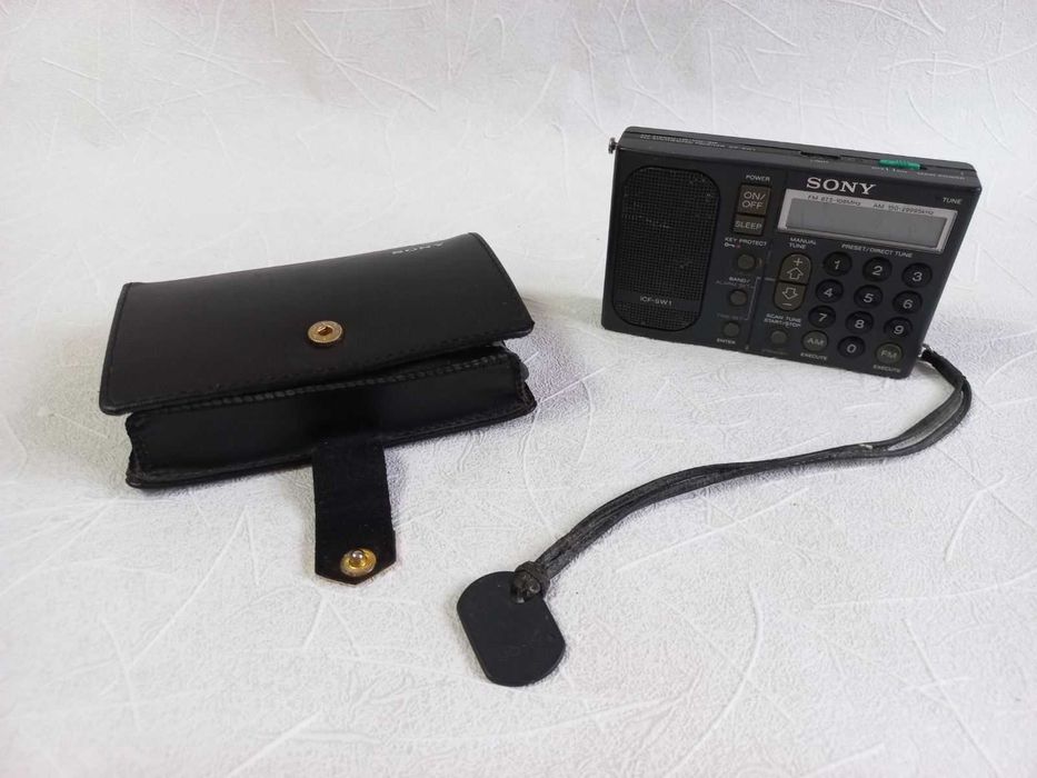 Портативный всеволновый радиоприемник Sony ICF-SW1. Япония.Винтаж