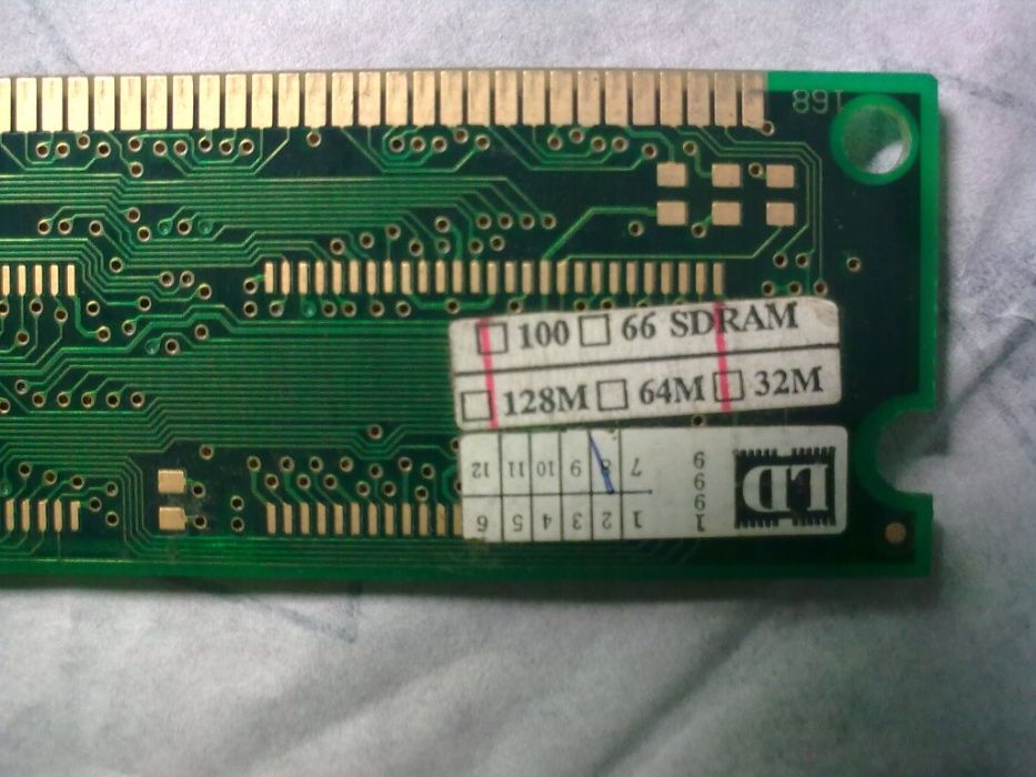 Модуль памяти SDRAM 66MHz 64 Mb