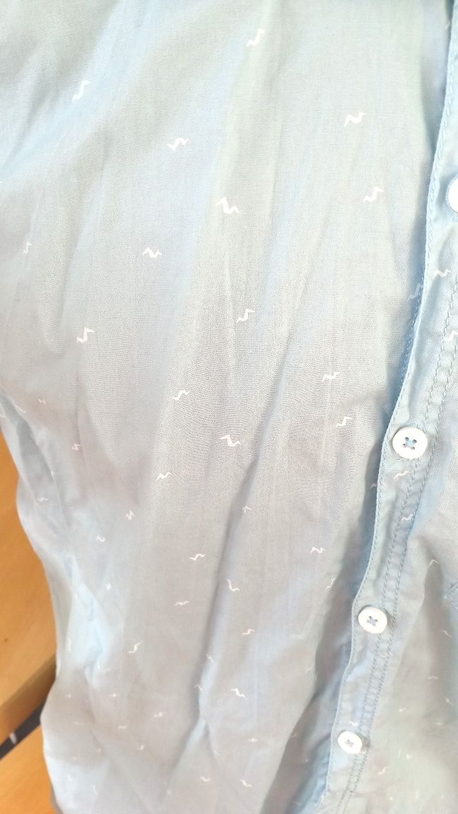 Koszula męska z krótkim rękawem jasnoniebieską wzorek L Cropp