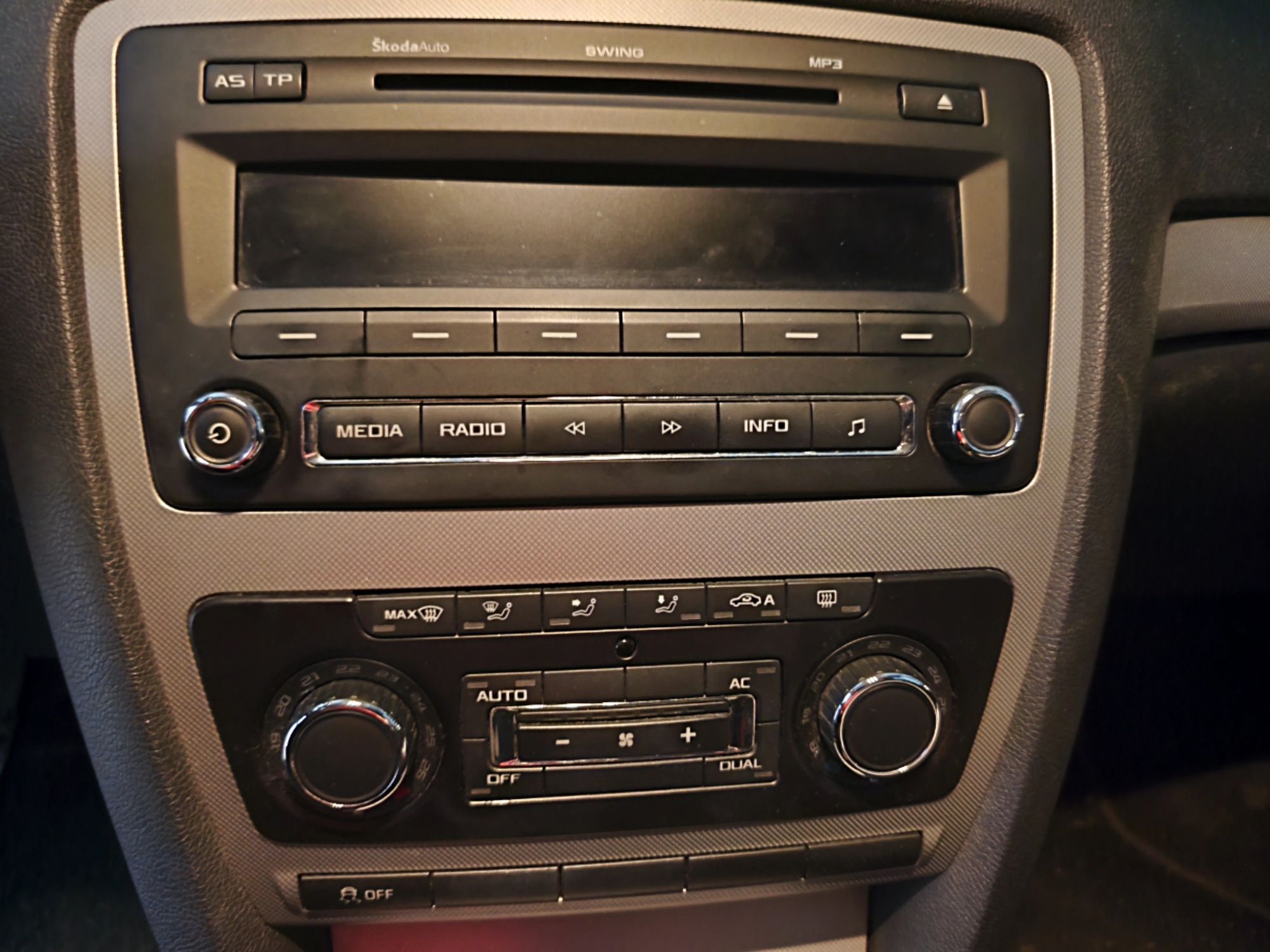 Skoda Octavia 1600 cinza 2010