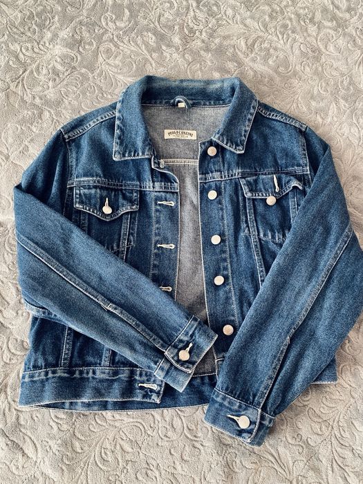 Красива Жіноча джинсовка