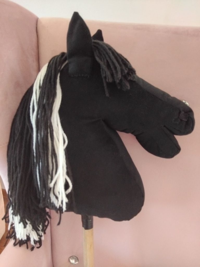 Hobby horse czarny a3 na kiju