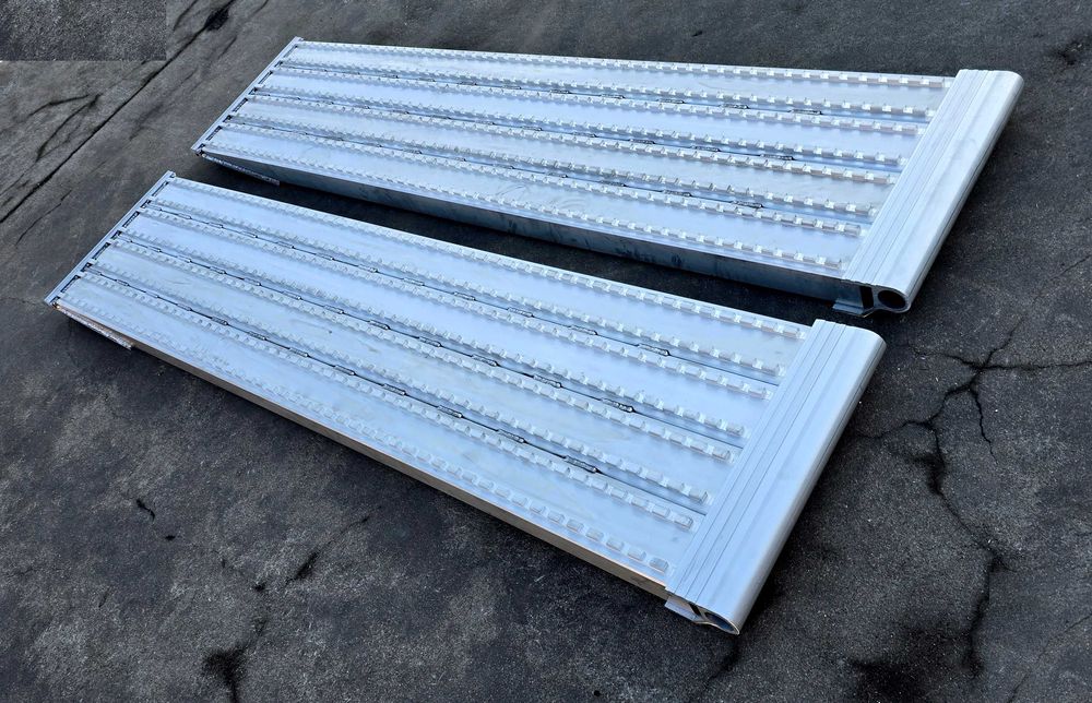 Najazdy aluminiowe PROFESSIONAL 2800x600x90mm mocowanie na rurę 14 ton