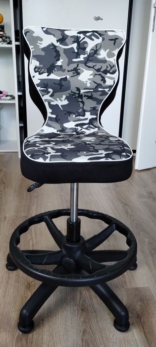 Krzesło do biurka dla dziecka Entelo r.3