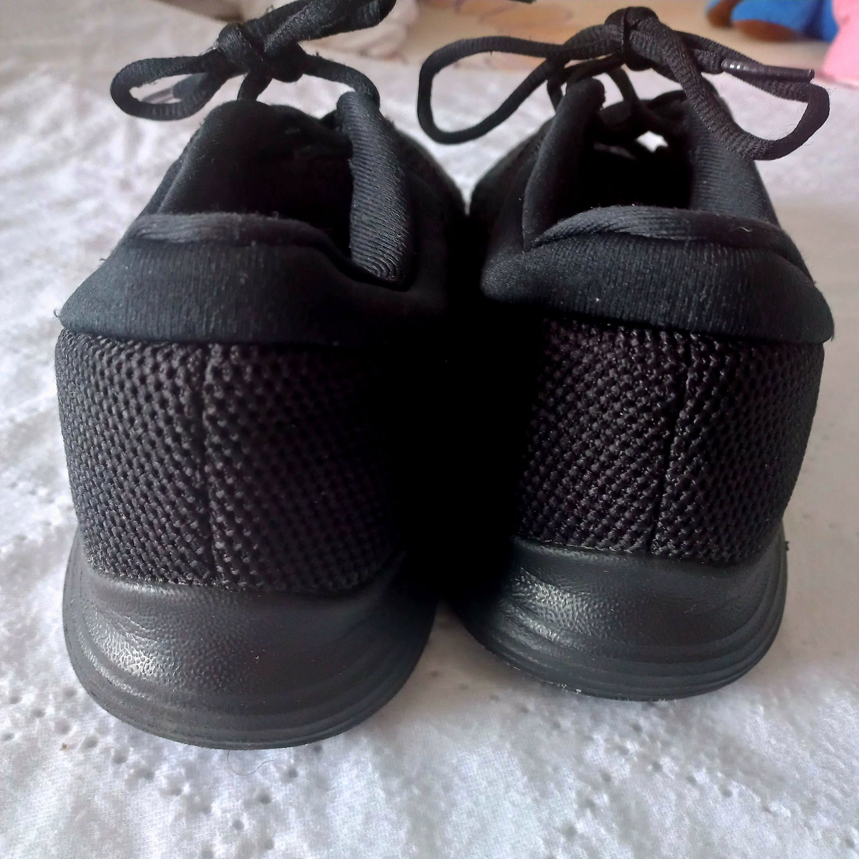 Czarne buty Nike Revolution 39