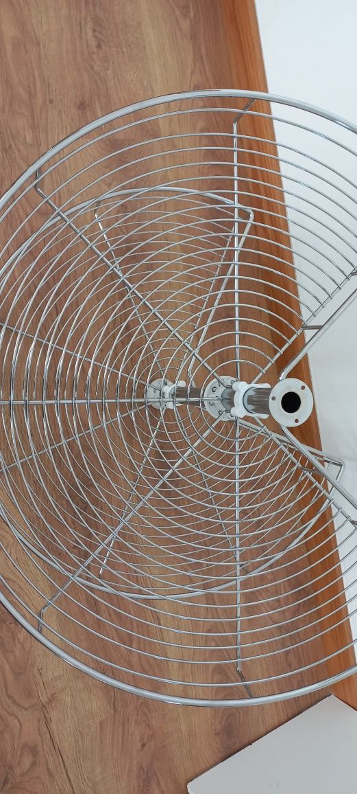 Estante giratória para canto de cozinha