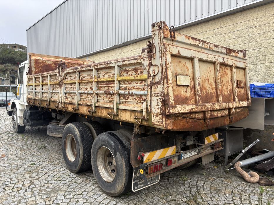 Scania 93H tribasculante