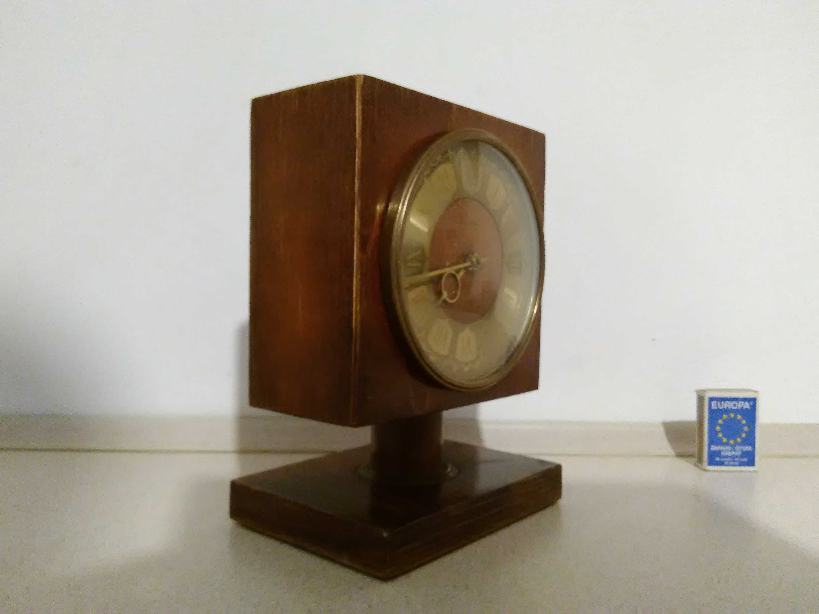stary zegar RETRO Design Loft PRL zegarek ZSRR USRR nakręcany zabytek