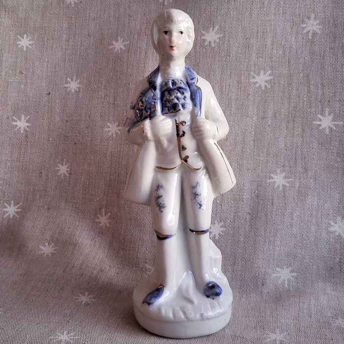 Кавалер Германия, фарфор