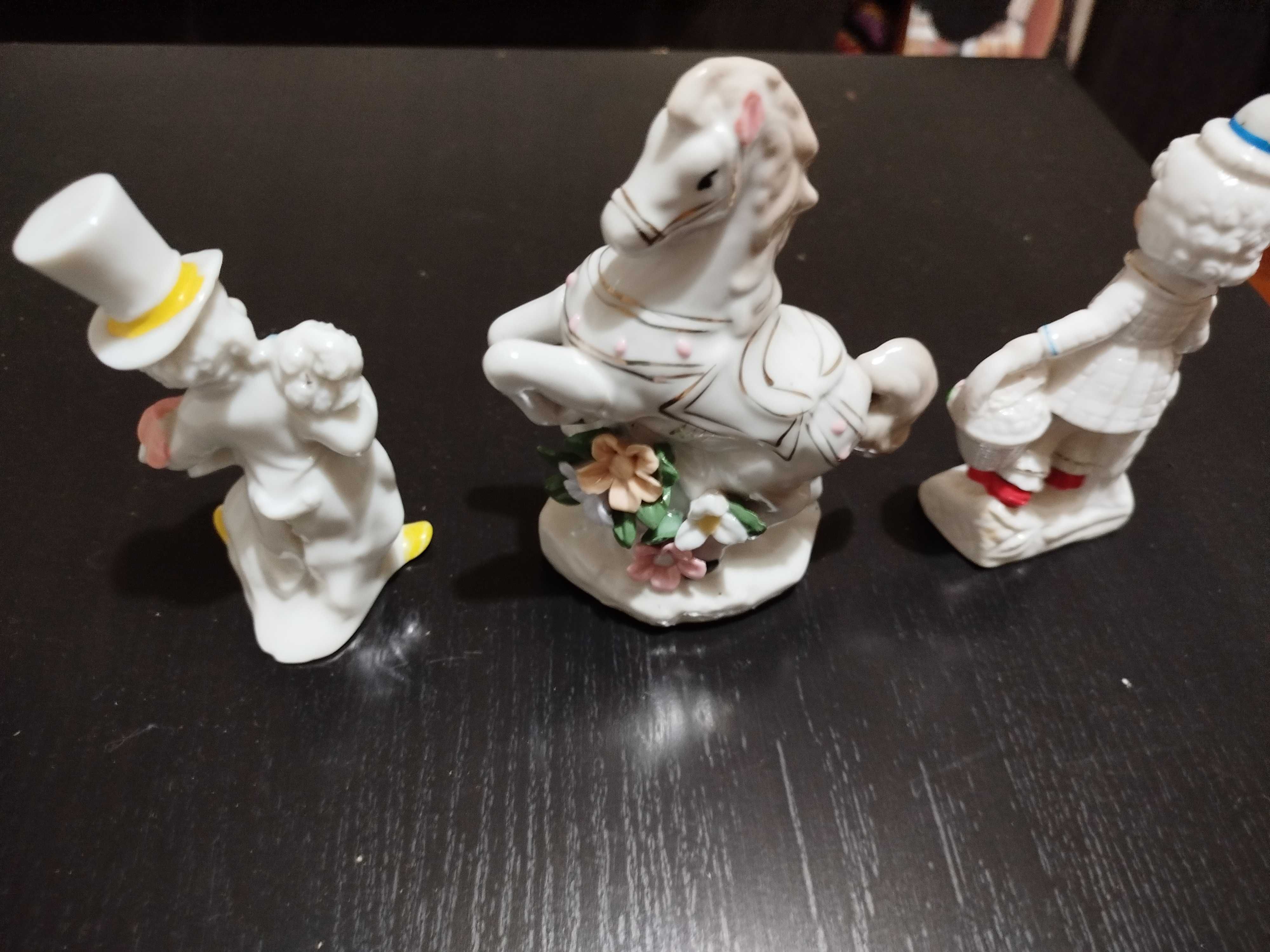 Peças antigas em porcelana decoração